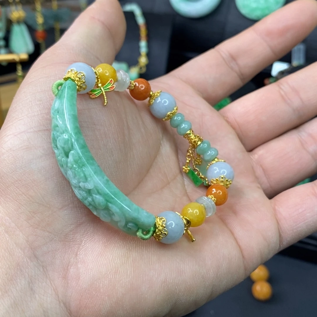 颈饰未镶嵌翡翠手链