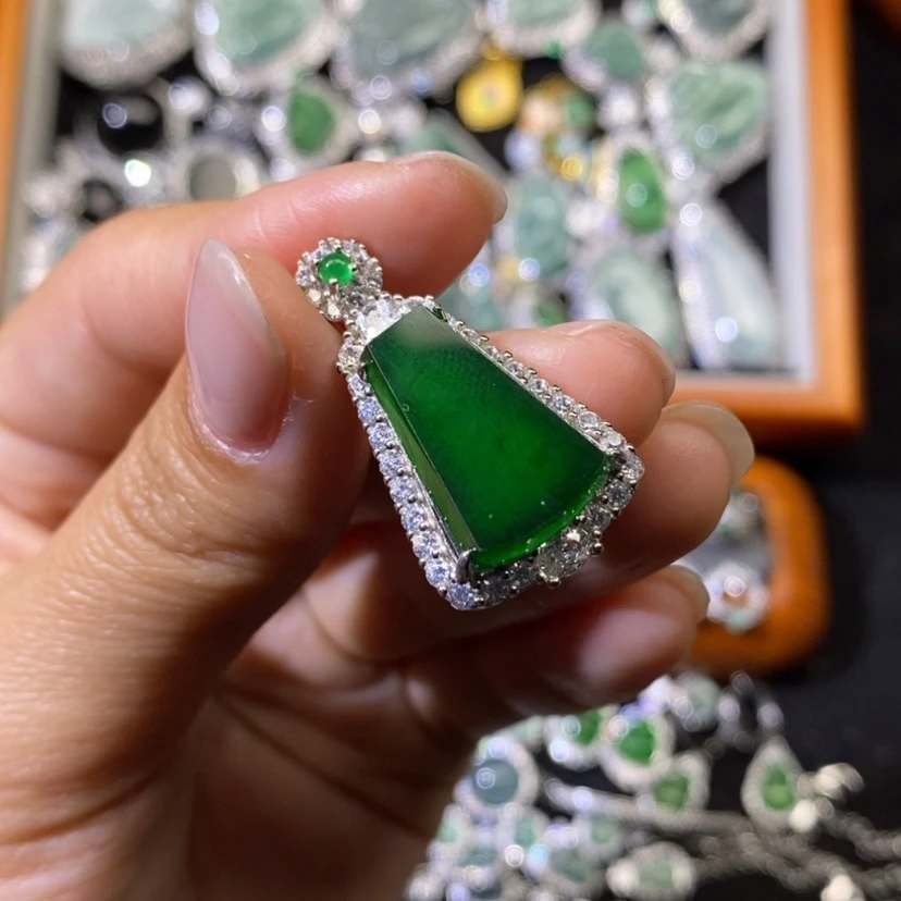 【闪购商品】翡翠颈饰银S925镶嵌天然