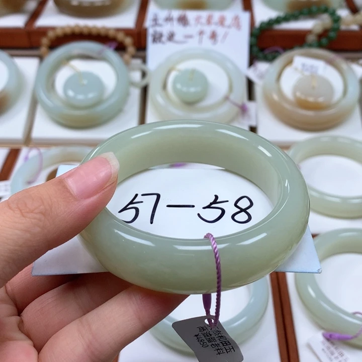 未镶嵌手镯和田玉