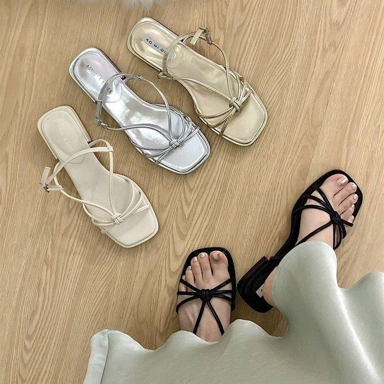 低跟银色气质凉鞋仙女鞋子2025夏季软底配裙子海边度假细带罗马鞋