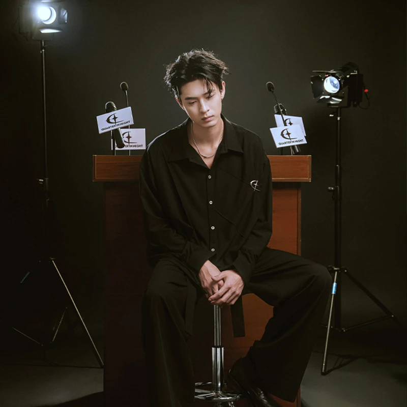 QUARTER IN NIGHT【明星同款】新款时尚休闲割线褶皱金属标衬衫