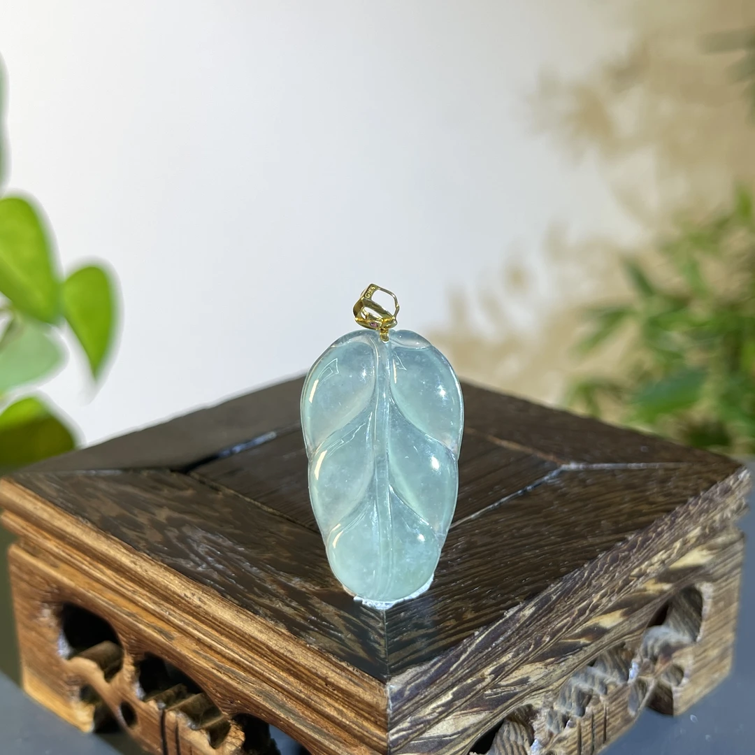 JXB13-195 天然缅甸A货翡翠 18K扣金枝玉叶