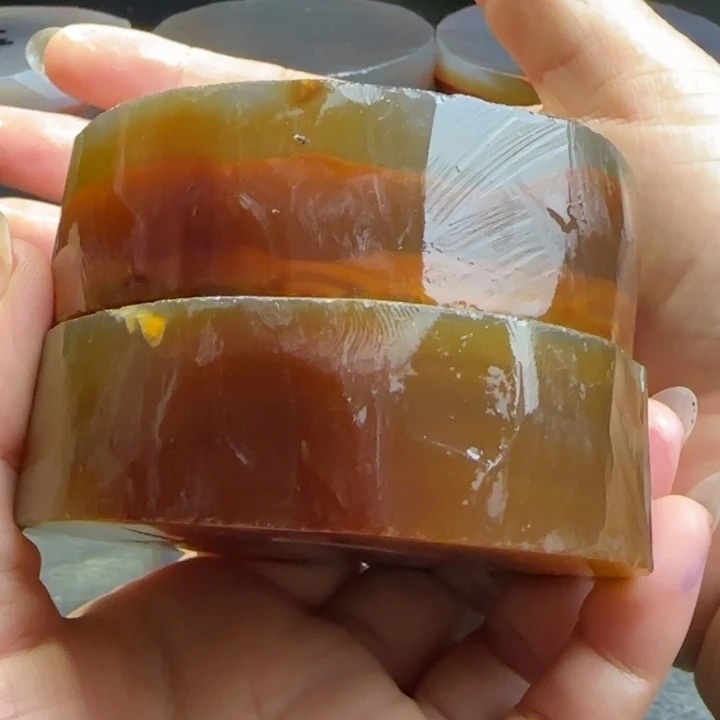 新***艳定制玛瑙手镯定制款