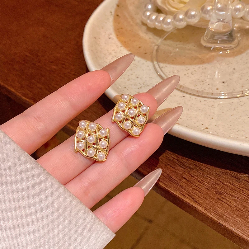 合金耳饰 复古宫廷小香风几何简约风女耳钉小众精致法式素款