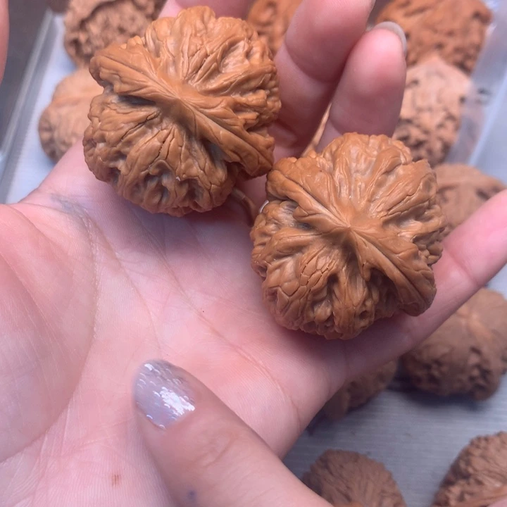 文玩核桃把件红锦鲤43