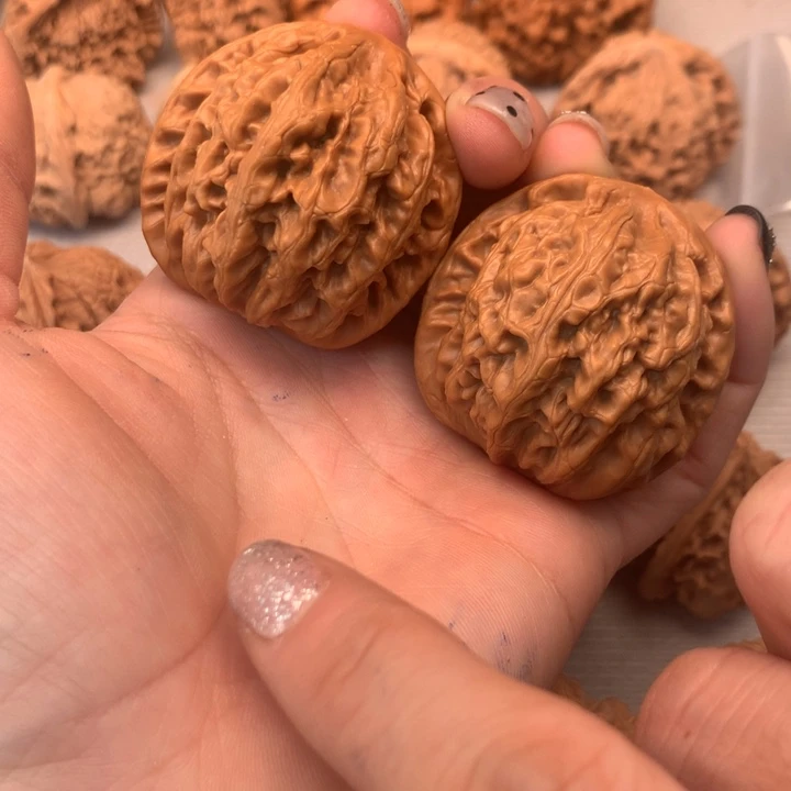 文玩核桃把件红锦鲤42