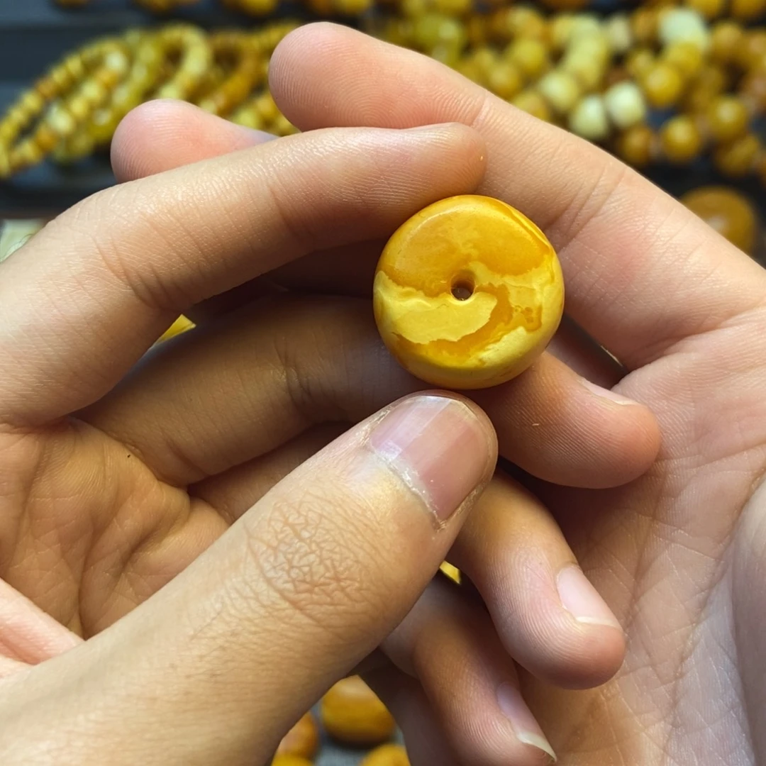 蜜蜡未镶嵌珠宝奇石