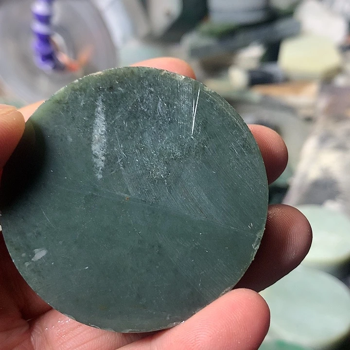 颈饰未镶嵌和田玉（糖玉）
