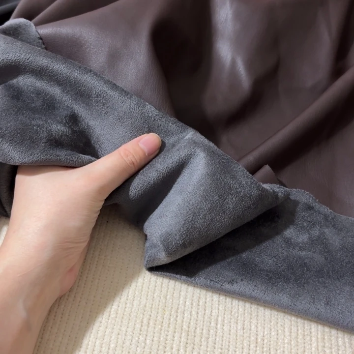 混纺红棕色高货麂皮1米。