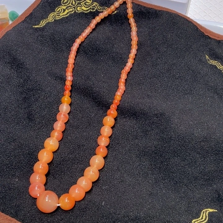 未镶嵌石英质玉（黄龙玉）挂件