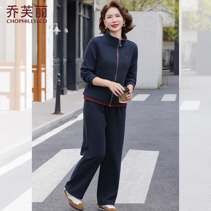 50多岁妈妈秋装运动服套装2025新款中老年春秋外套女休闲风两件套