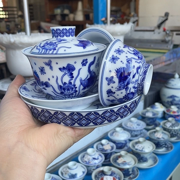 青花釉下彩盖碗杯子壶承小杯子