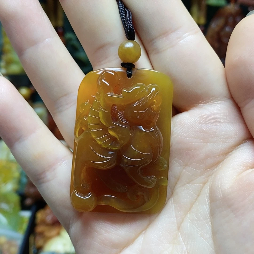 未镶嵌岫玉吊坠(赠链)