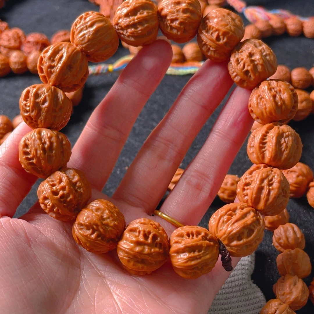 文玩核桃手串八棱