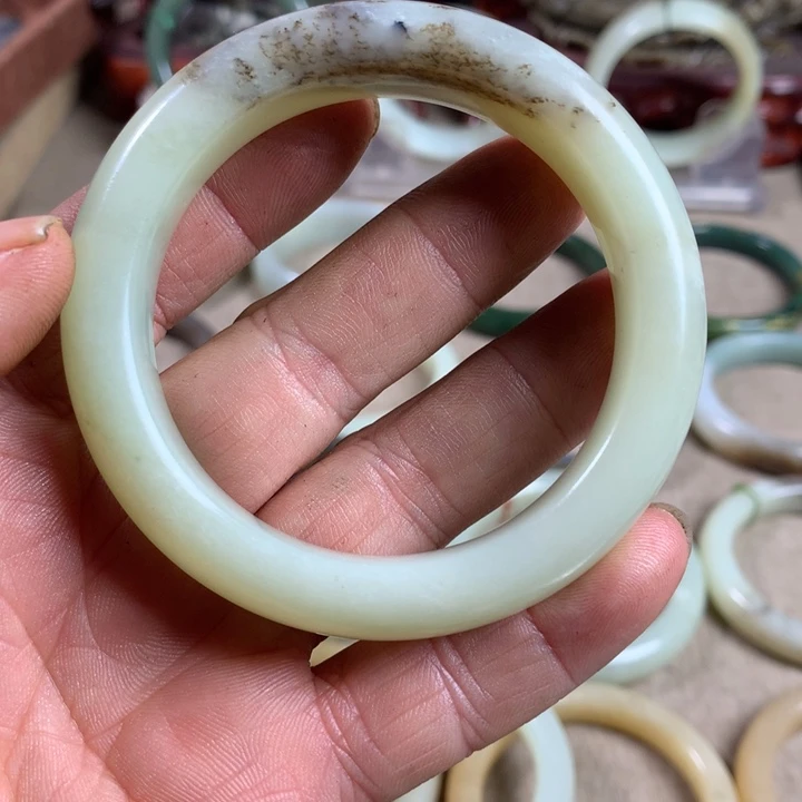 好***绵和田玉（糖玉）未镶嵌手镯