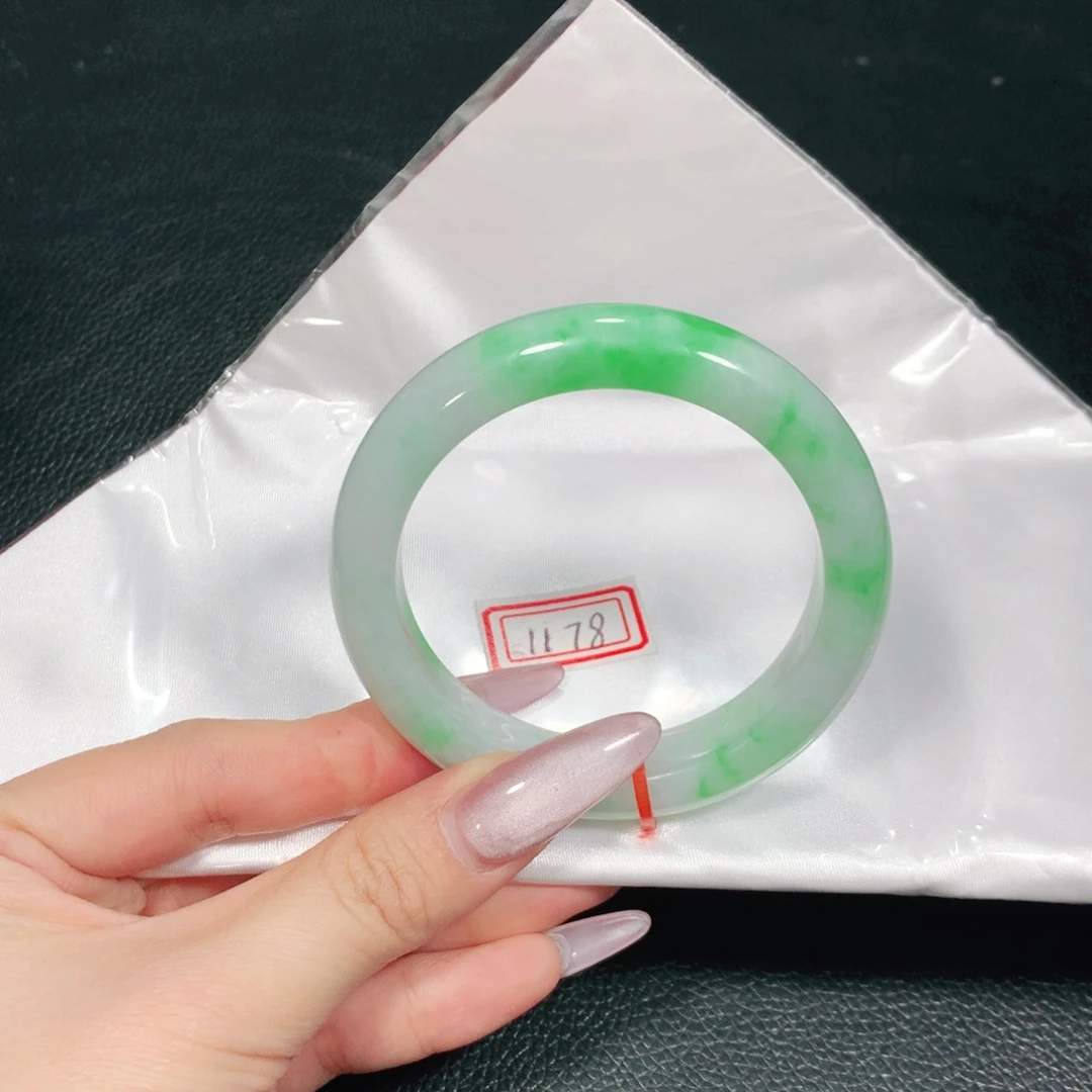 翡翠未镶嵌手镯天然翡翠手镯04