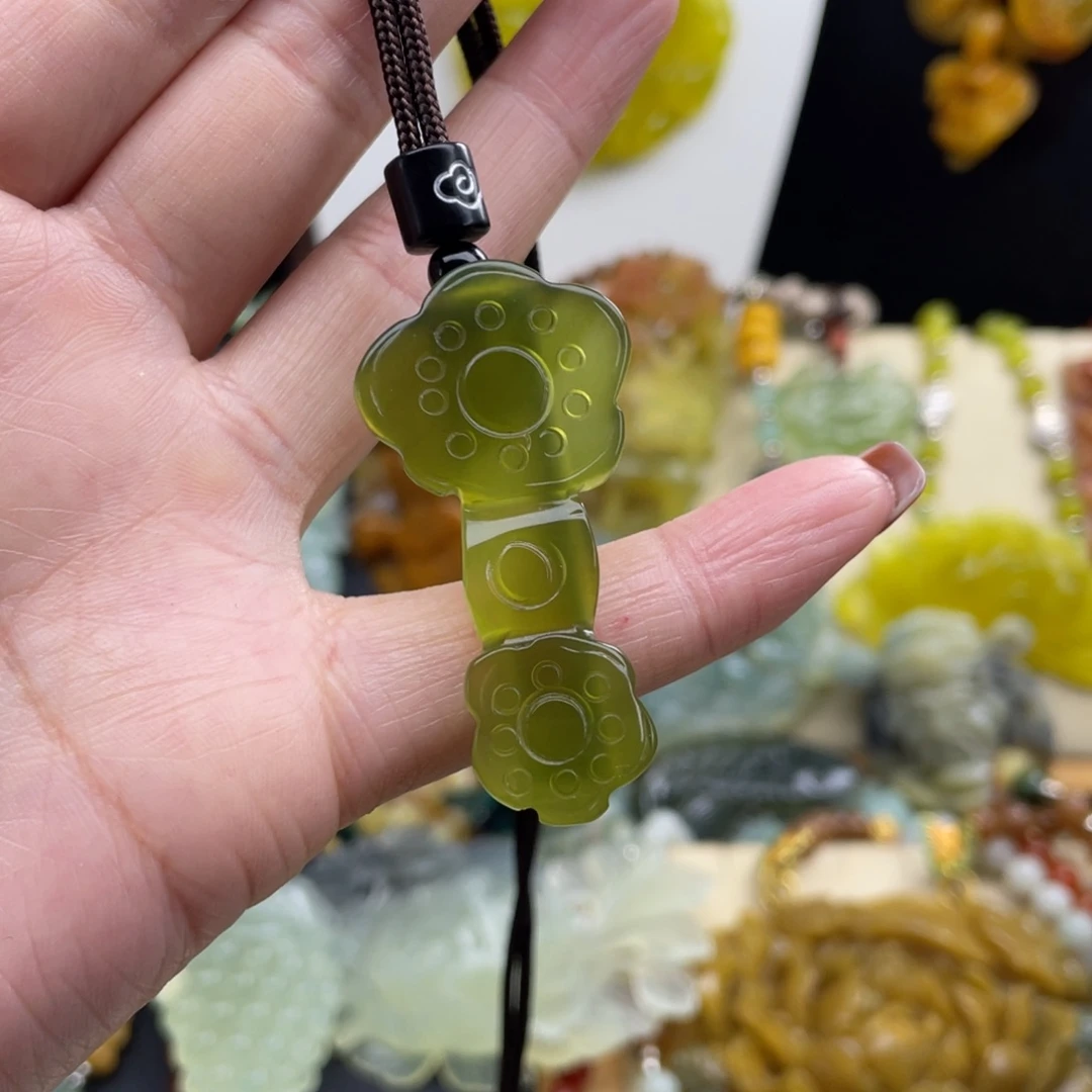 未镶嵌蛇纹石玉颈饰