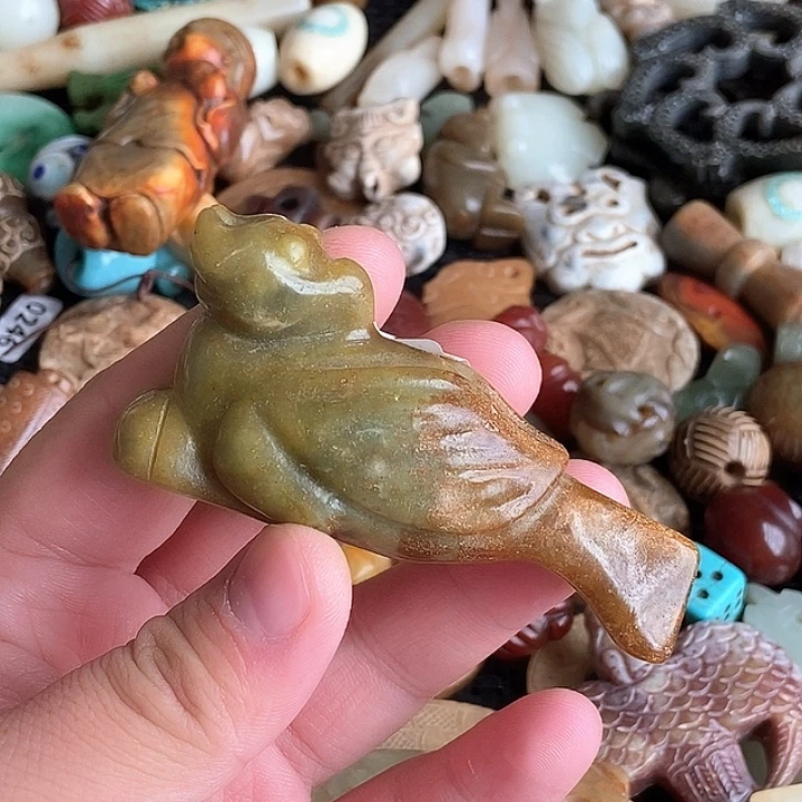 和田玉未镶嵌颈饰74