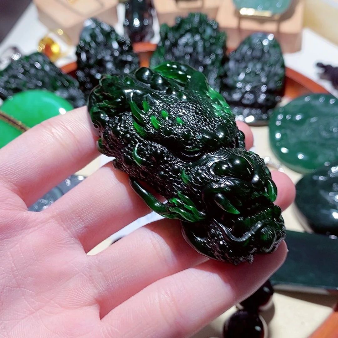 翡翠颈饰未镶嵌翡翠a