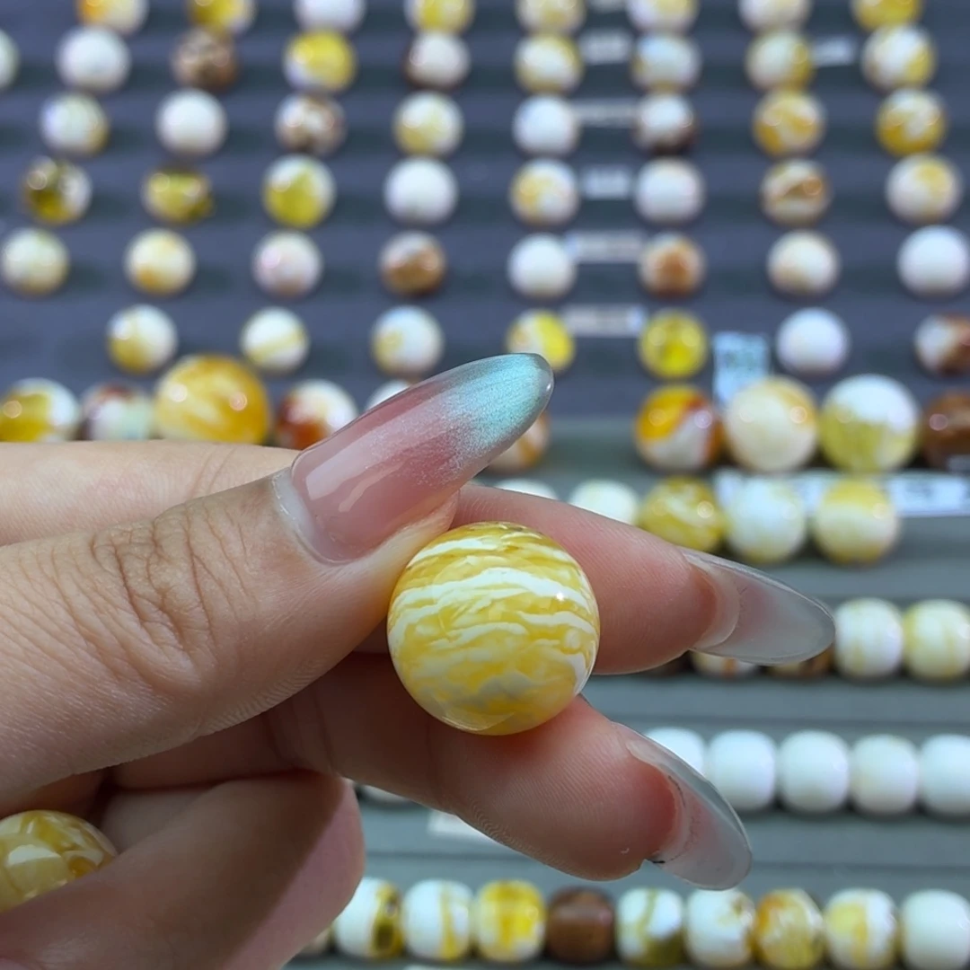 6***6琥珀未镶嵌裸石蜜蜡