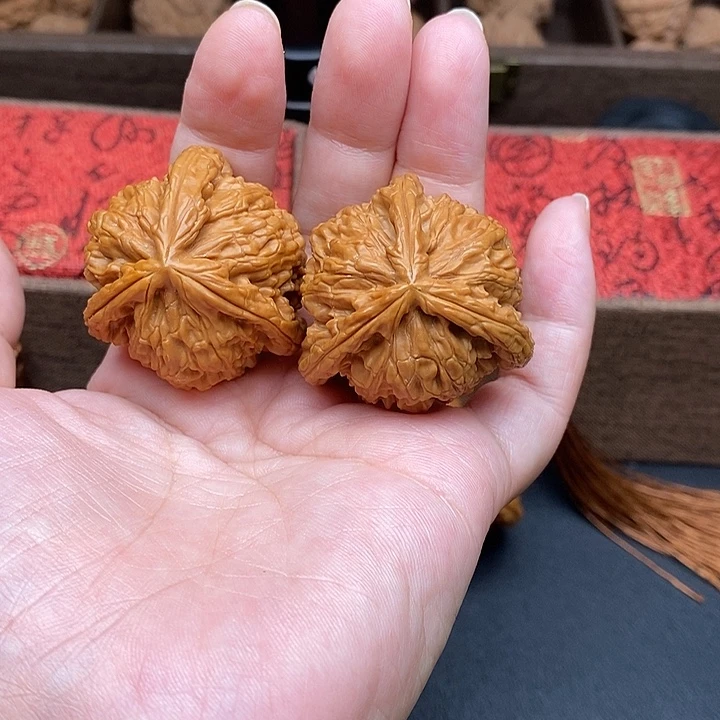 刀***客文玩核桃把件白奔