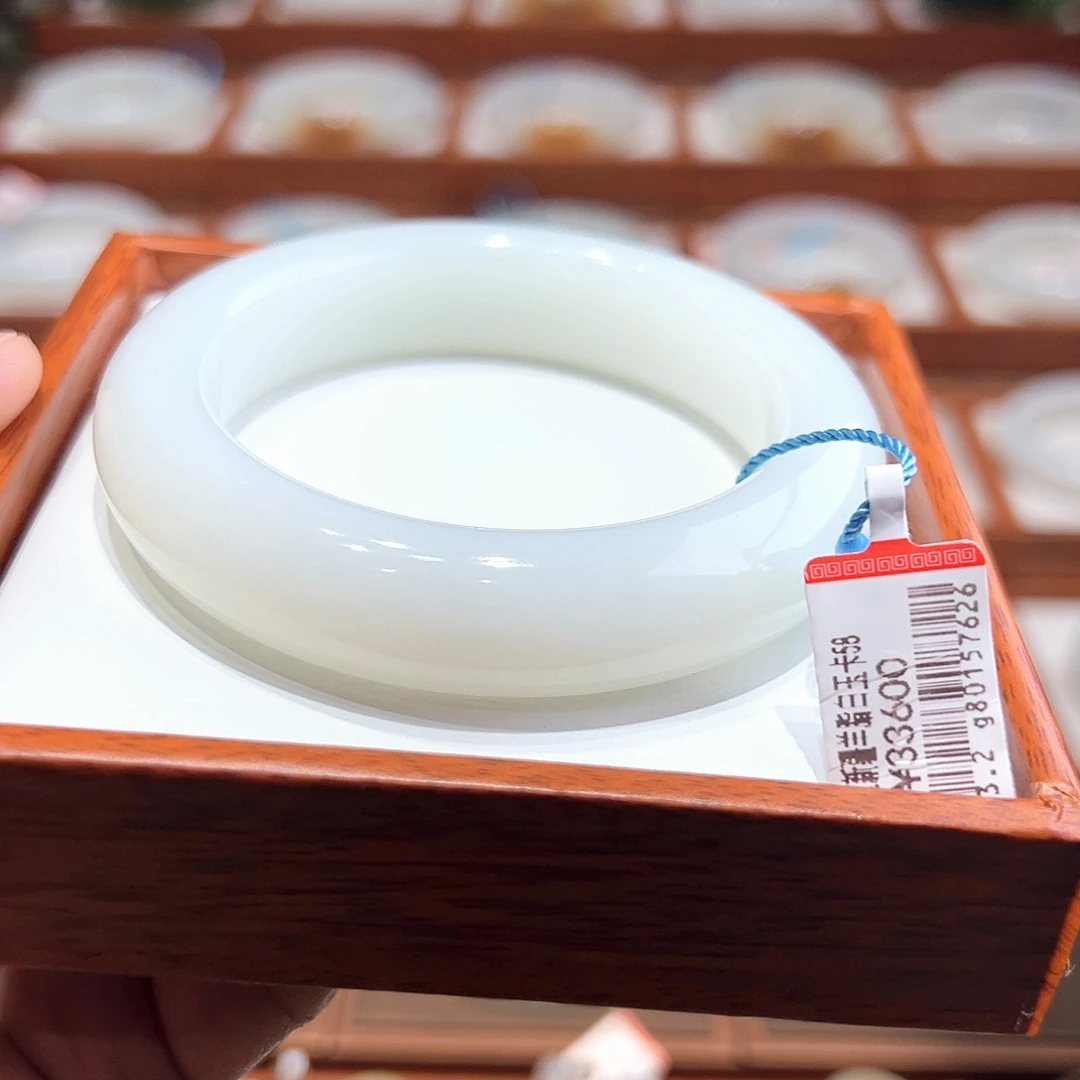 和田玉手镯未镶嵌57+