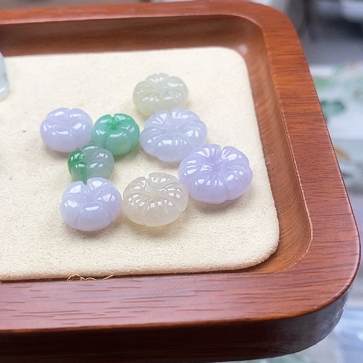 翡翠未镶嵌吊坠(不含链)一个60