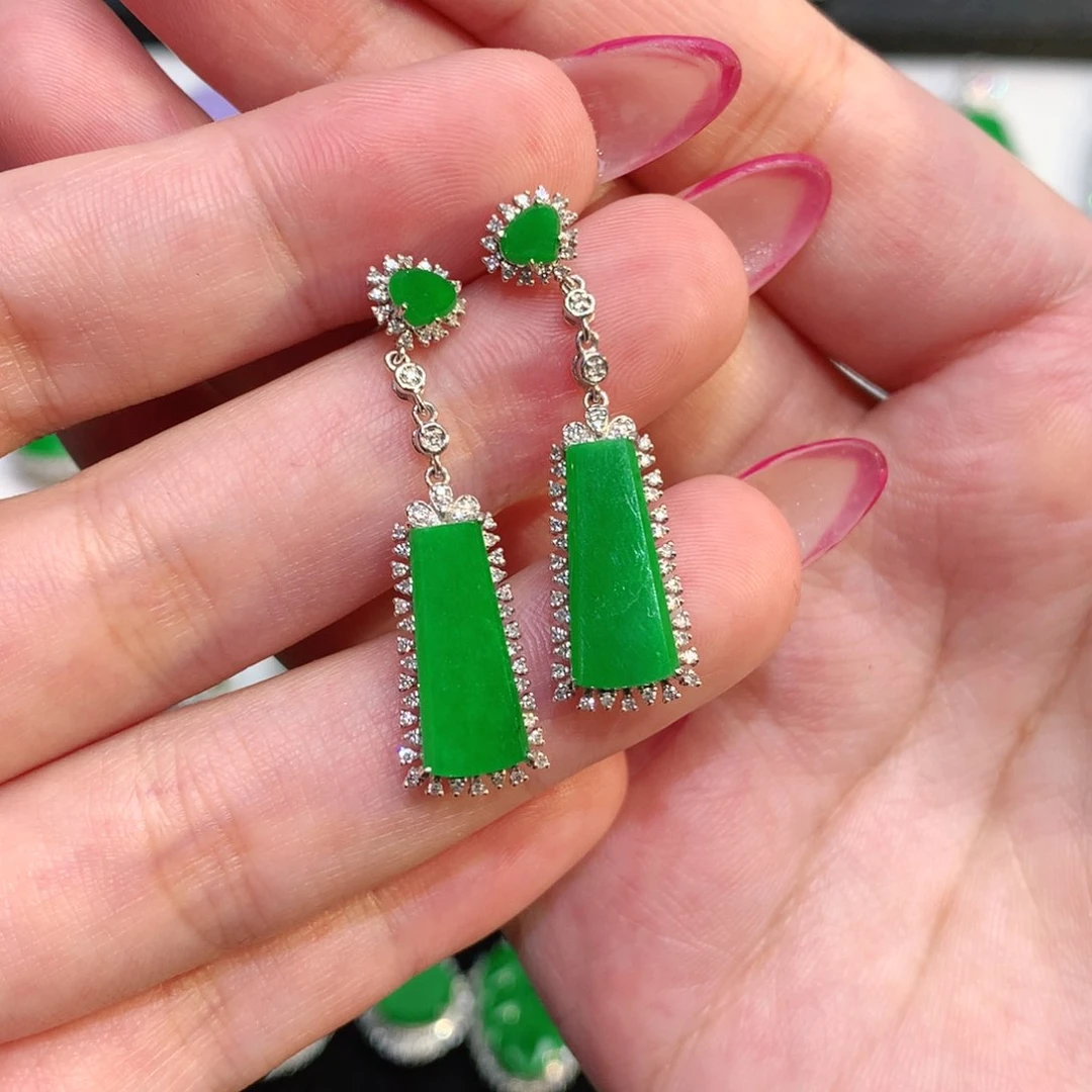 翡翠18K金镶嵌耳饰耳钉