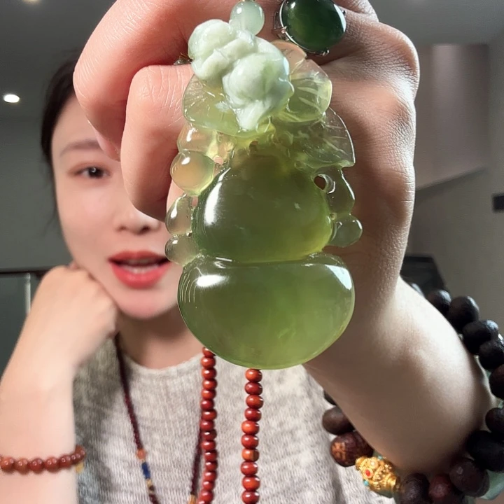1***姐蛇纹石玉未镶嵌颈饰