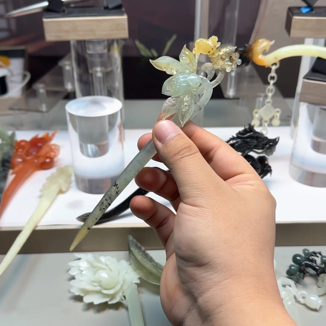 蛇纹石玉发饰未镶嵌土**哥