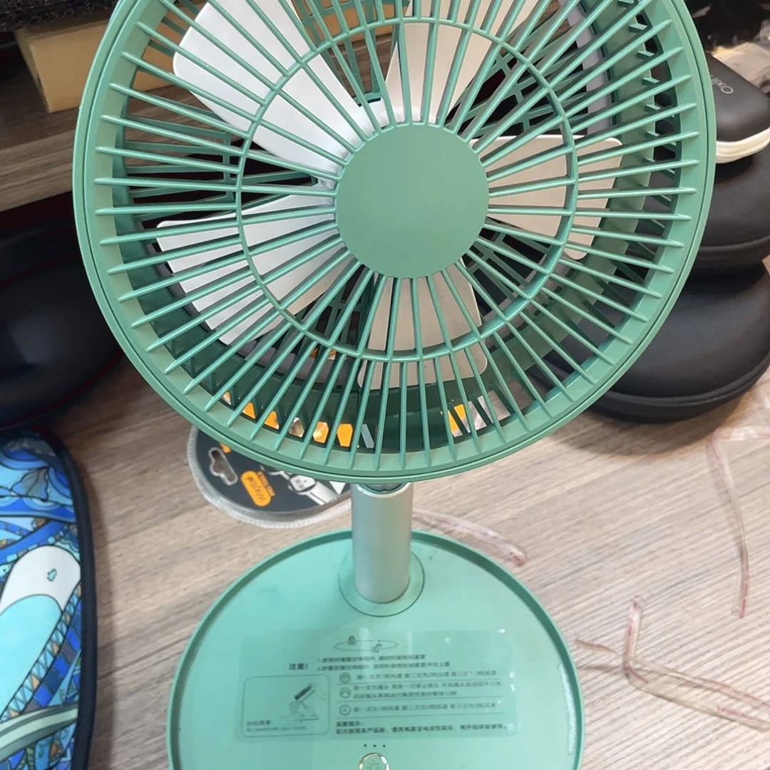 绿色露营摇头风扇