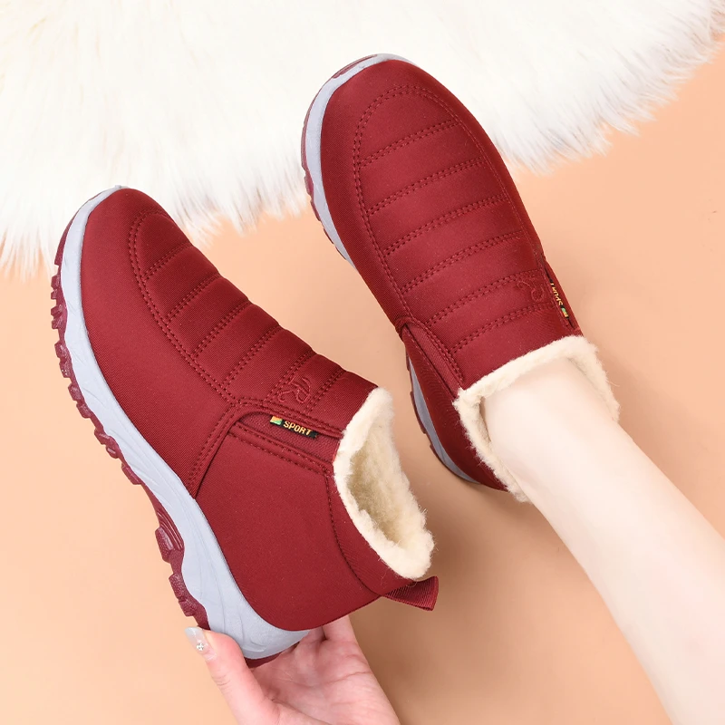 冬季新款男女同款老北京加绒加厚棉鞋老人鞋子软底防滑雪地靴子