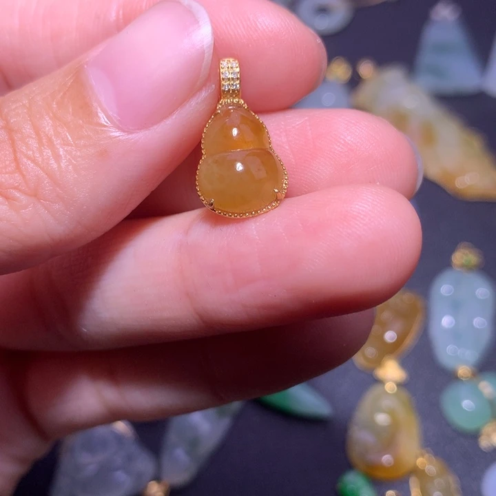 颈饰18K金镶嵌翡翠翡翠