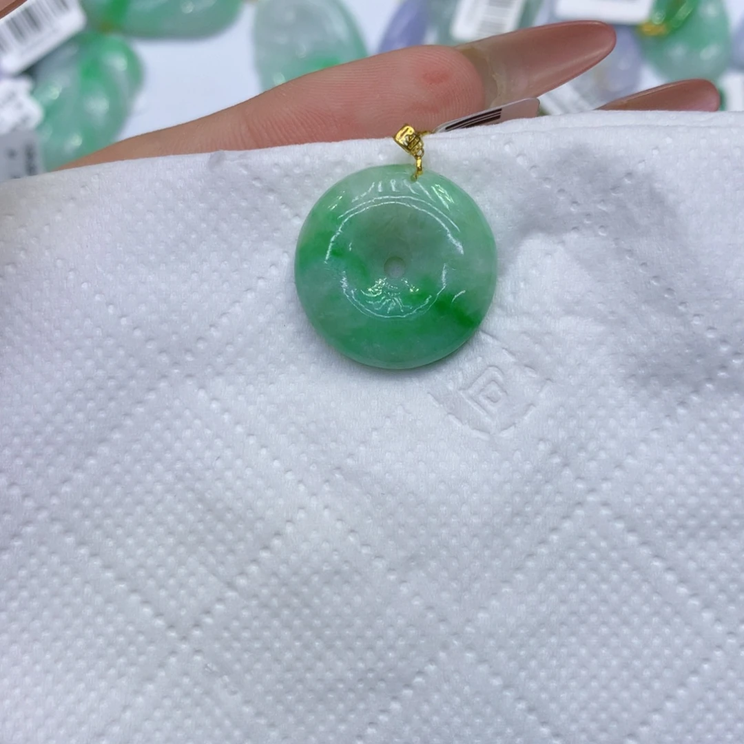 翡翠18K金镶嵌颈饰11111111111