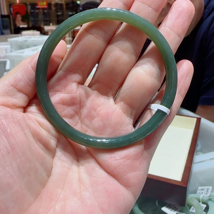 未镶嵌手镯和田玉48