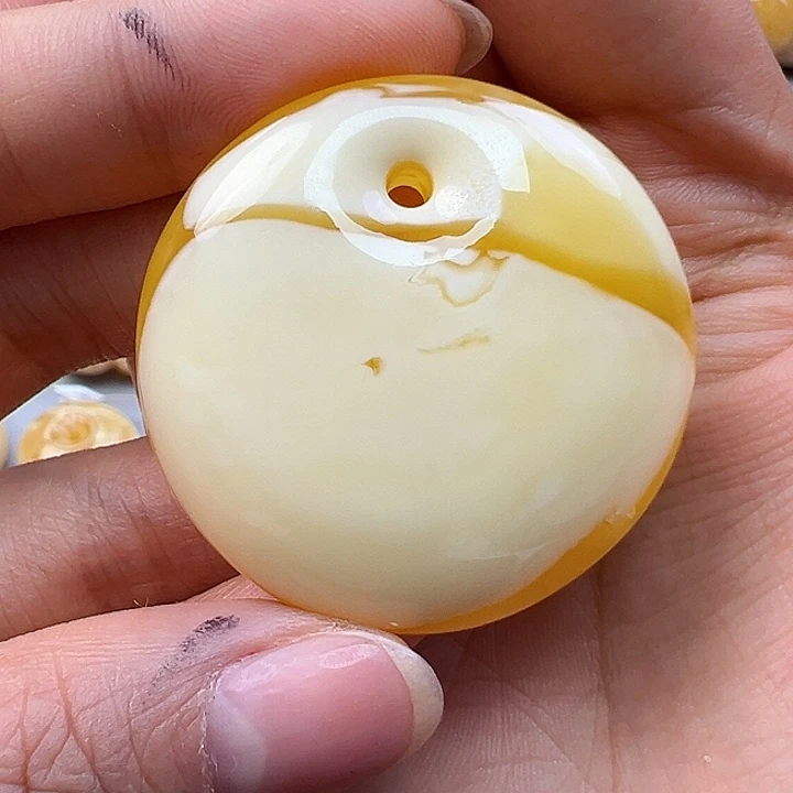 蜜蜡未镶嵌珠宝奇石