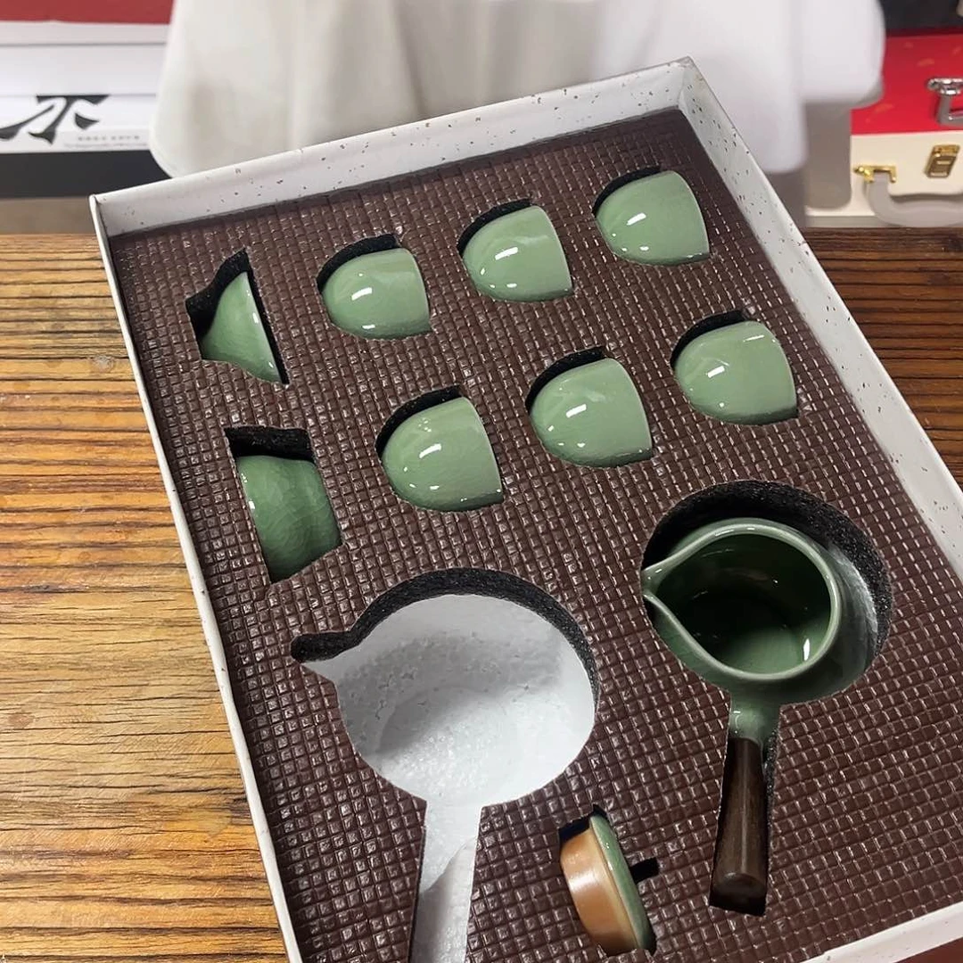 孤品茶具套装等。