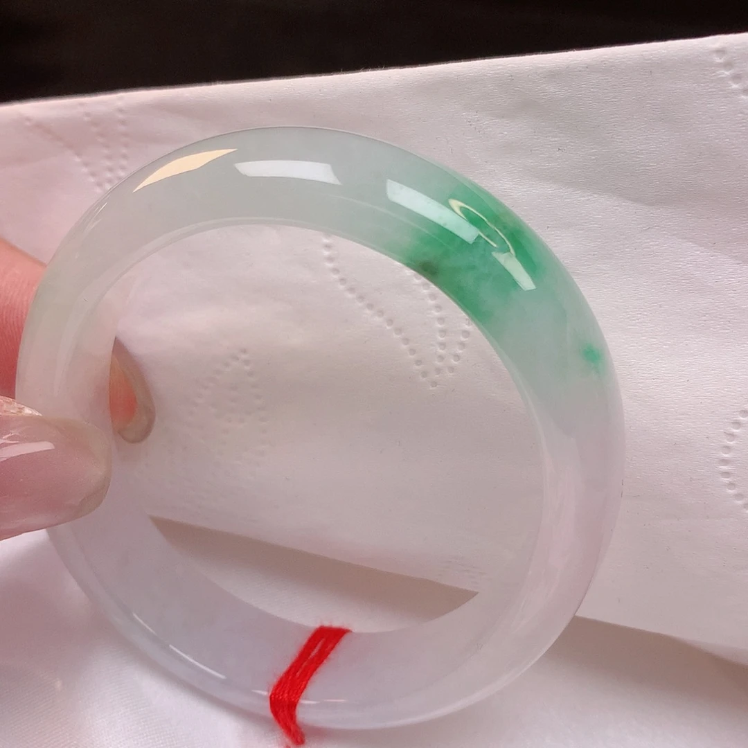 【闪购商品】未镶嵌手镯（贵妃镯）翡翠55+