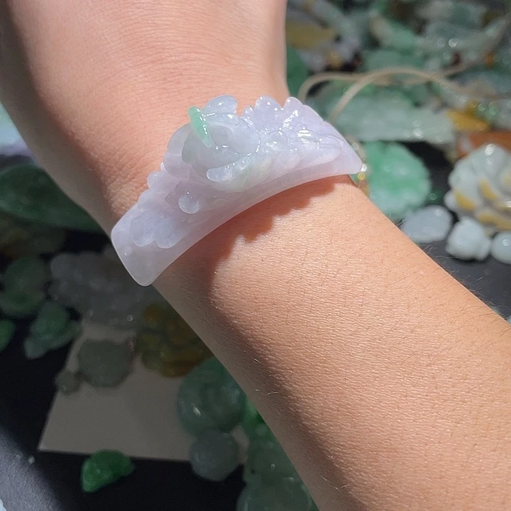 颈饰未镶嵌翡翠天