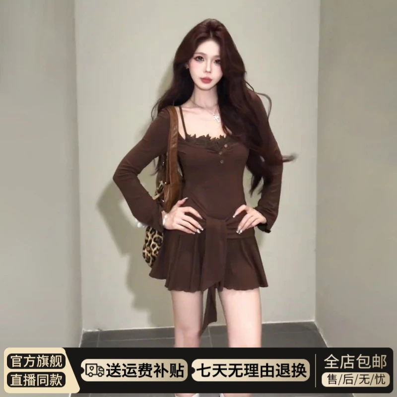 秋冬季穿搭蕾丝拼接吊带短裙女小个子2025新款高级感收腰连衣裙
