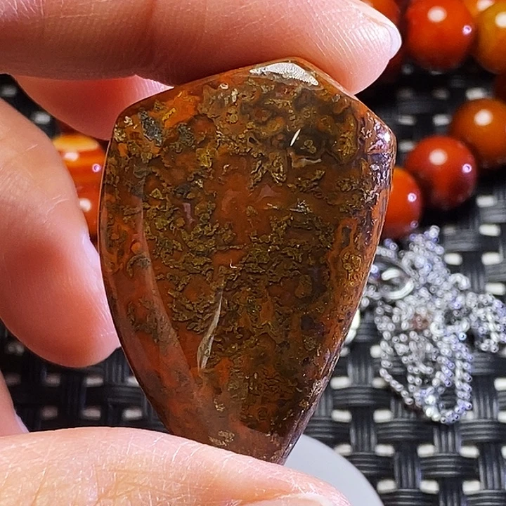 J***色玛瑙/玉髓颈饰未镶嵌