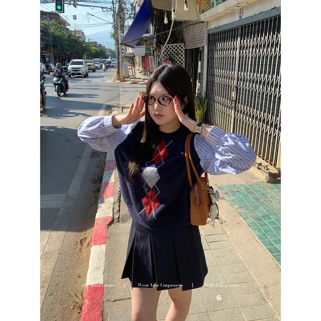 知葵微胖定制【纽约艺术生】初春学院风拼接假两件上衣12244M5083