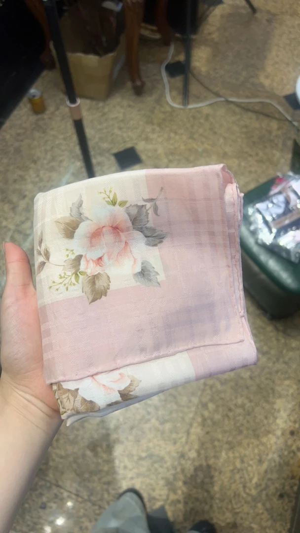 95新 Chanel/香奈儿 夏七中古/巴宝莉小方巾粉色