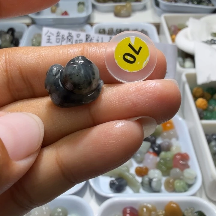 和田玉未镶嵌珠宝奇石