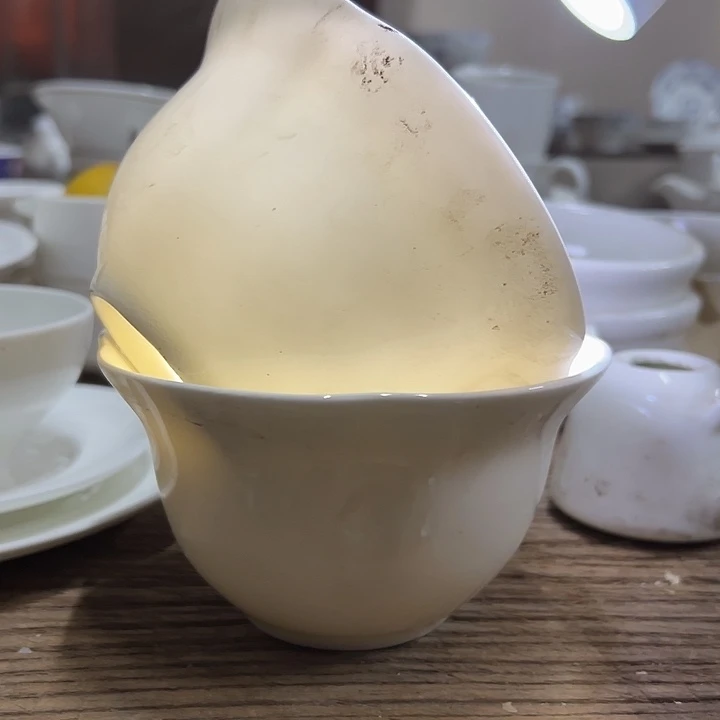 国营尾货骨瓷花口碗一对