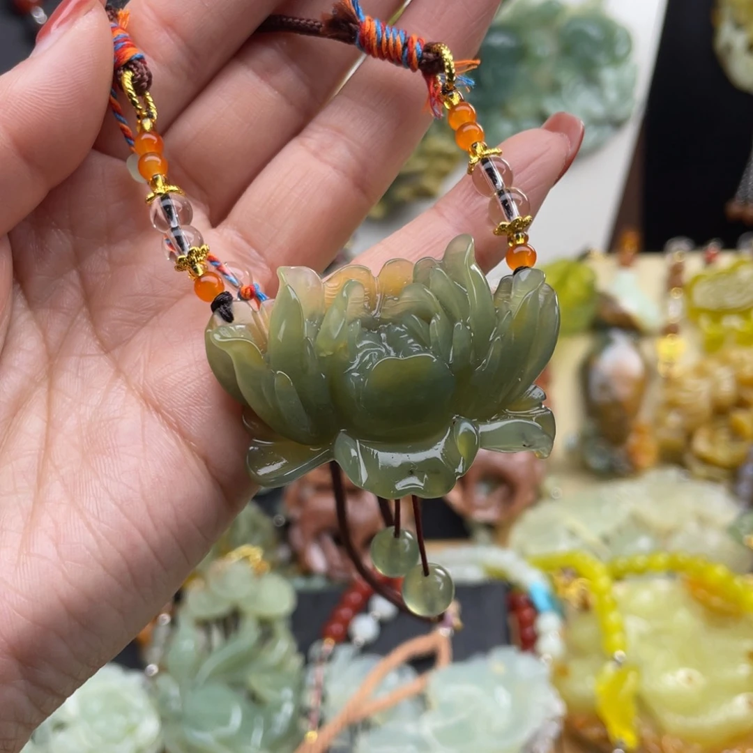 未镶嵌蛇纹石玉颈饰