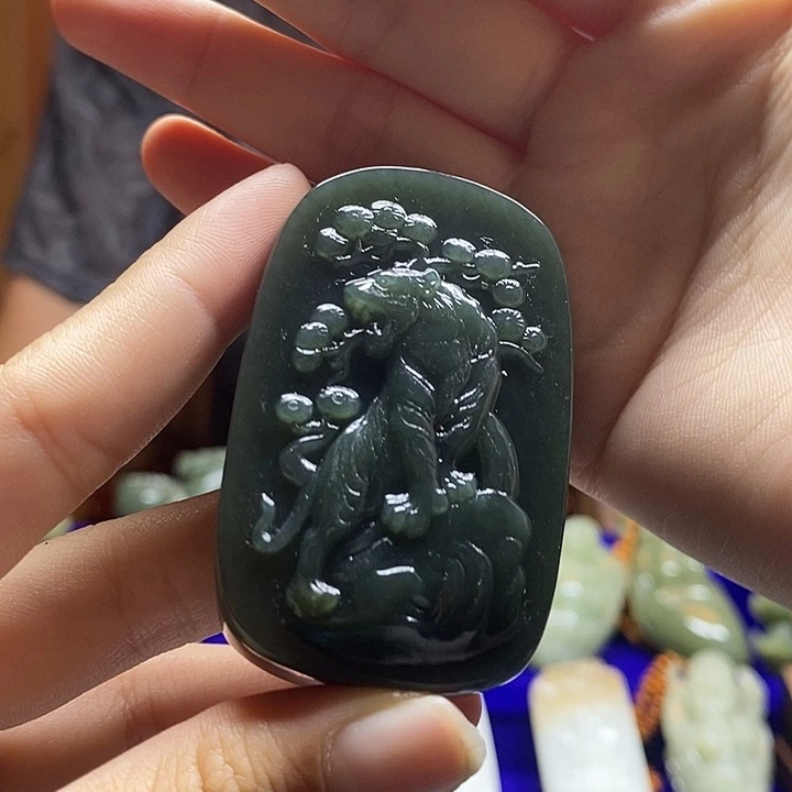 未镶嵌和田玉挂件