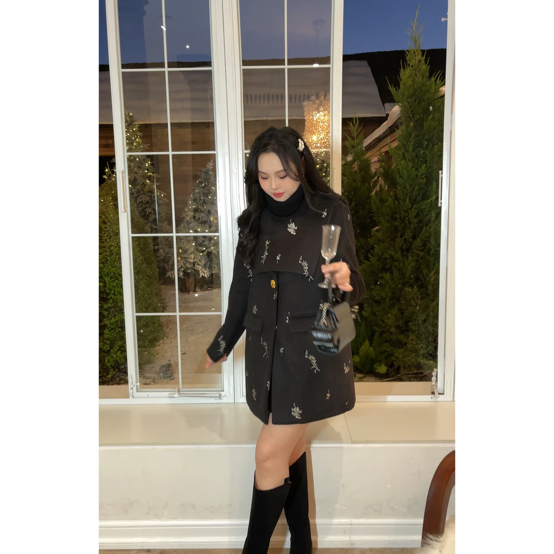 Uni2024胖mm冬季新款大码西装款刺绣羊毛大衣毛呢外套#U24D1014