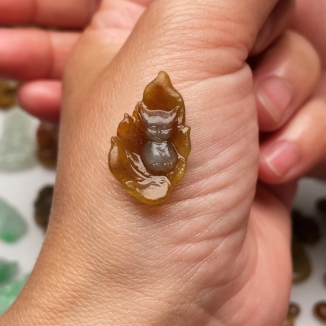 喜***洋定制翡翠未镶嵌天然翡翠狐狸