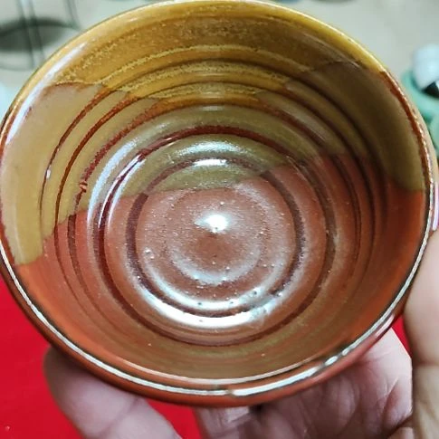 瓷片瓷片，各种摆件，盘，碗，沙锅，均有瑕疵。